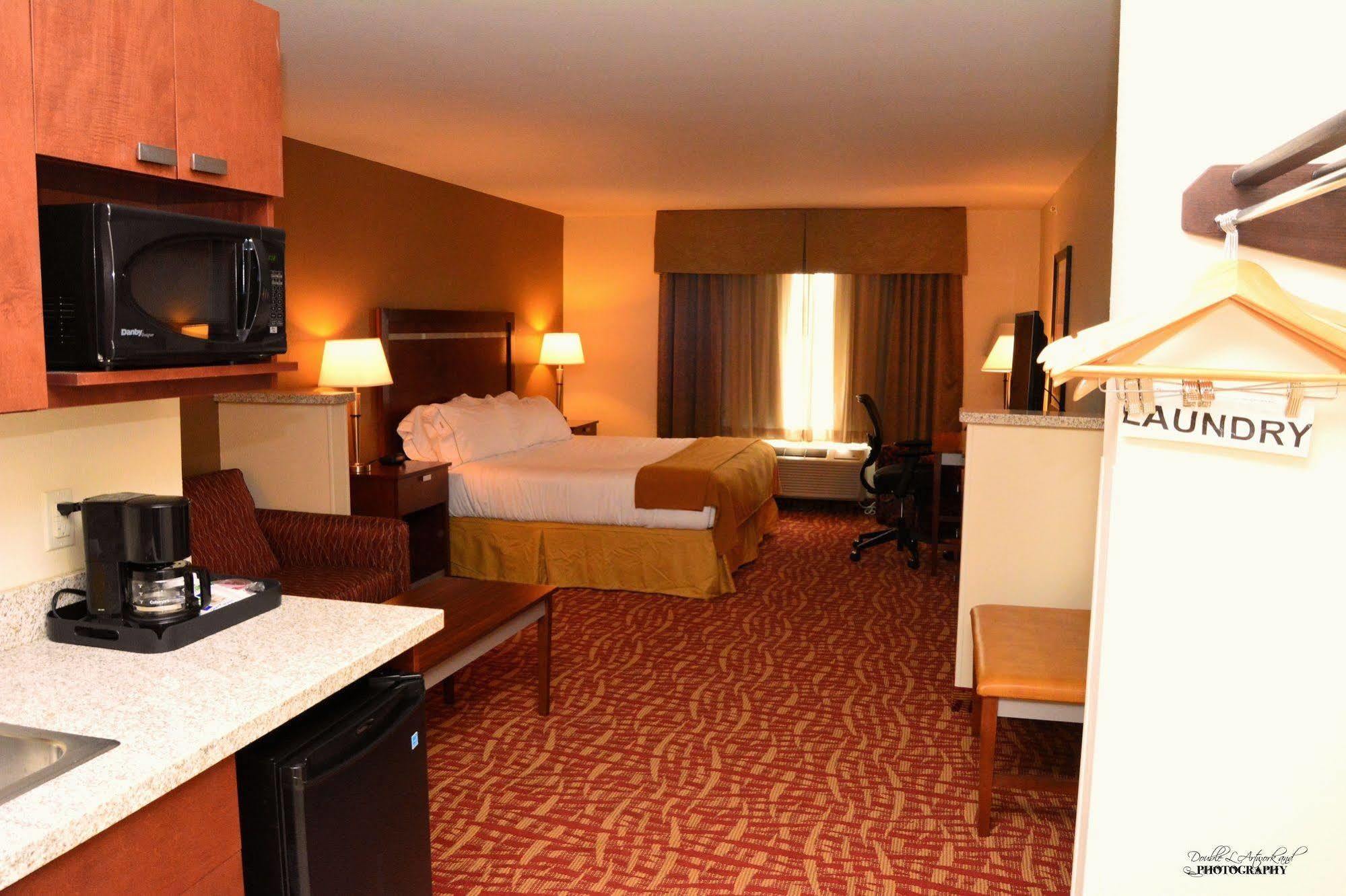 Holiday Inn Express & Suites Glendive By Ihg Exteriör bild